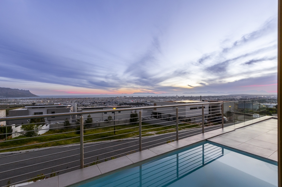 4 Bedroom Property for Sale in Dennegeur Western Cape